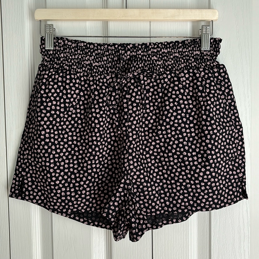 SO High Rise Soft Short  Black with Pink Floral Print. Size Medium. NWT